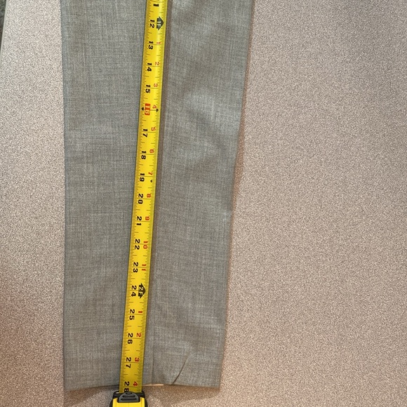 Tristan - Women’s cropped dress pants   Size 4 - Picture 11 of 11
